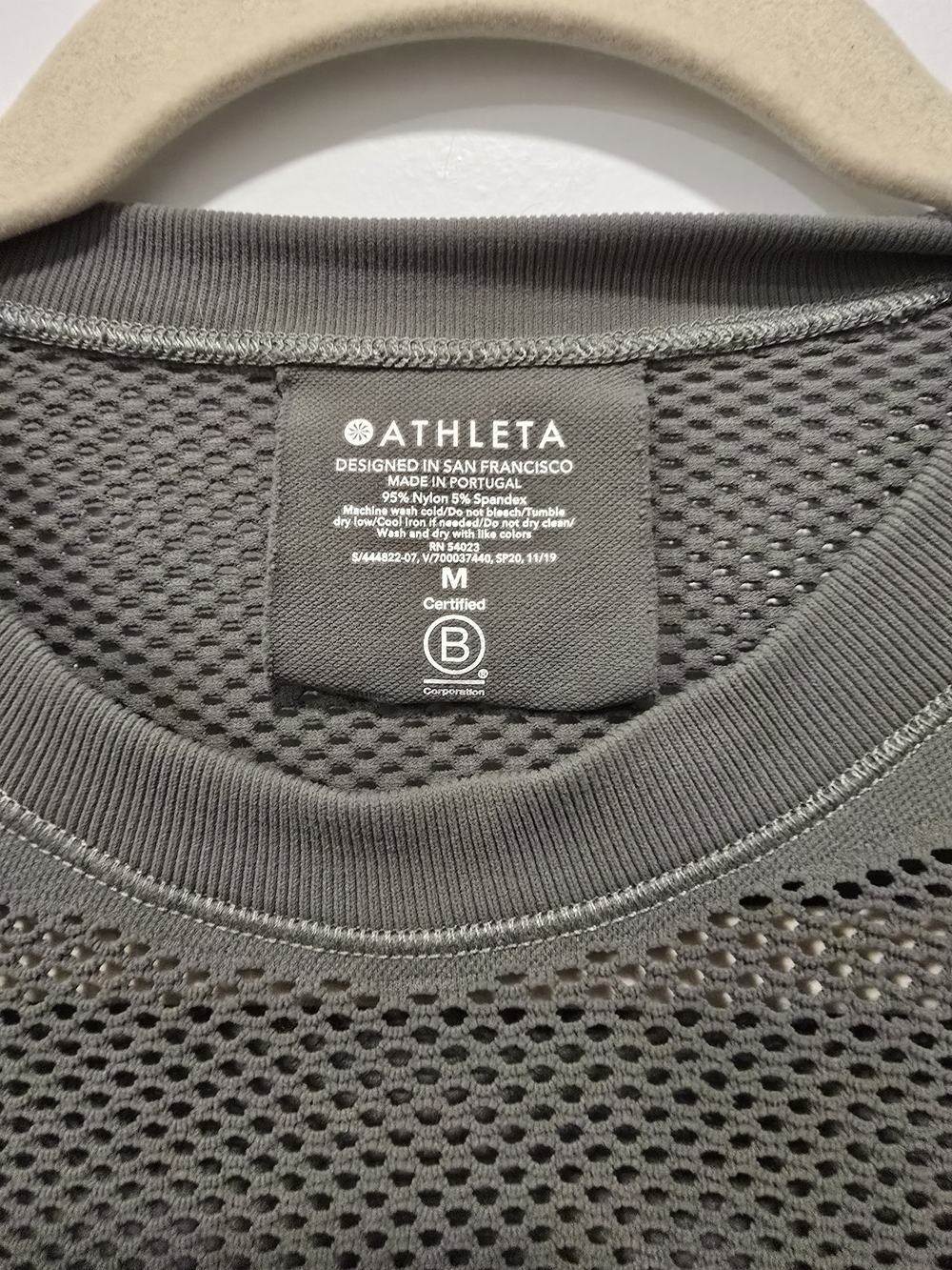 Athleta Oxygen Tank Top Medium Green Olive Seamless Mesh Performance Workout - Picture 2 of 10